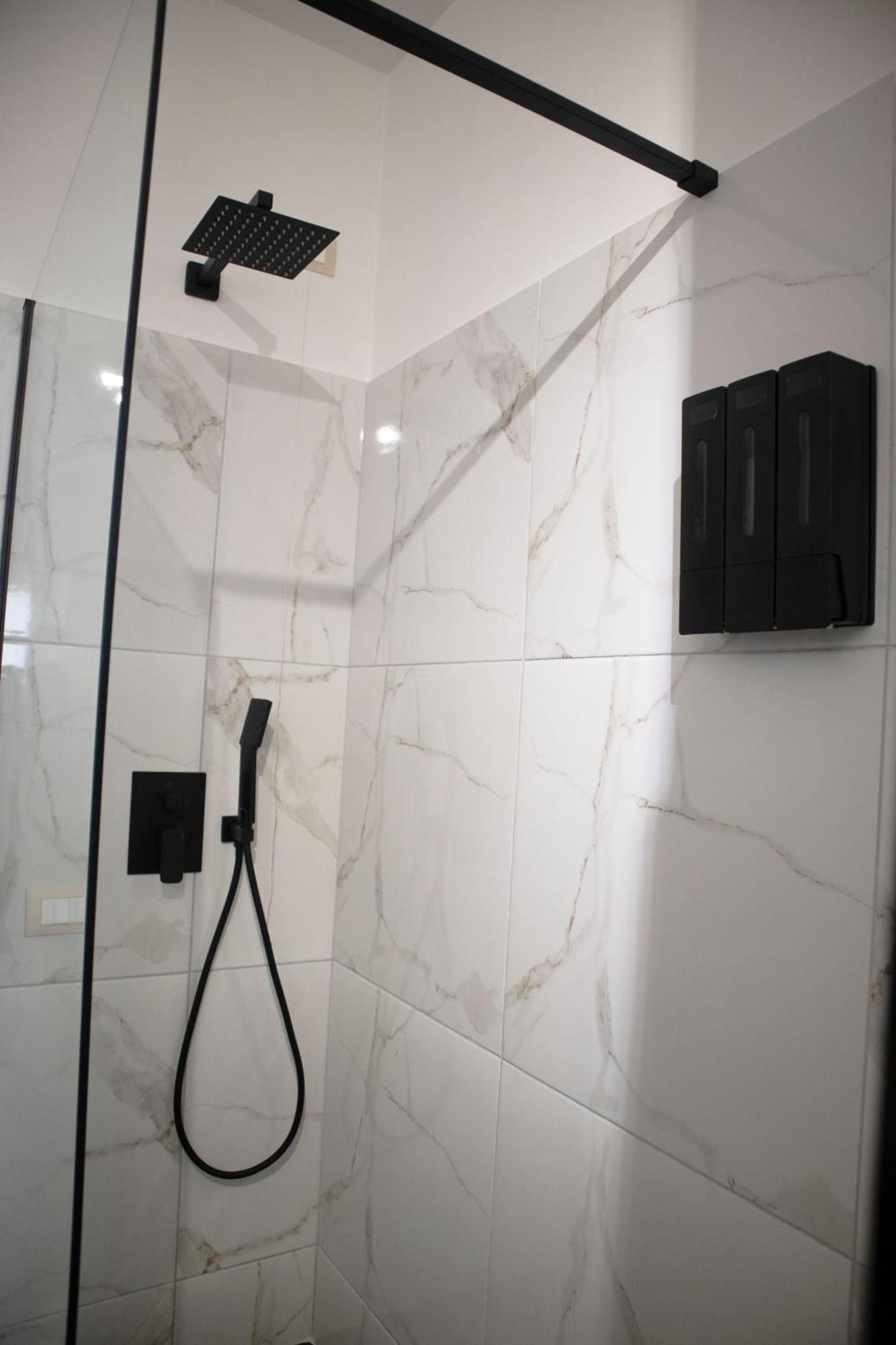 Sara'S Home - Modern Apartment Near Metro, Perfect For Families And Groups In Rom Exterior foto