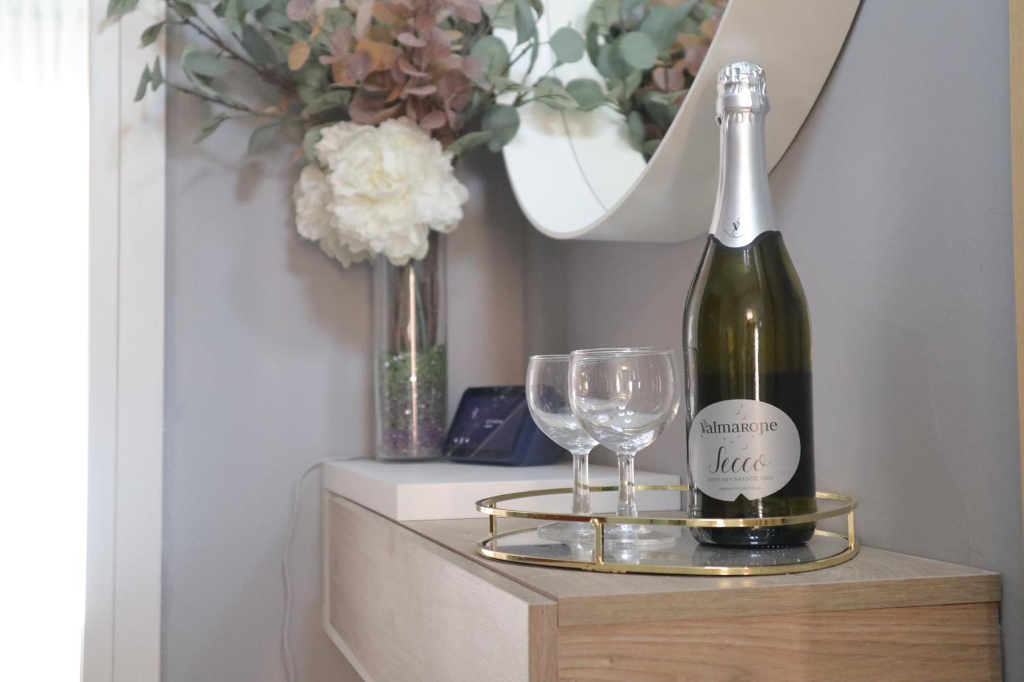 Sara'S Home - Modern Apartment Near Metro, Perfect For Families And Groups In Rom Exterior foto